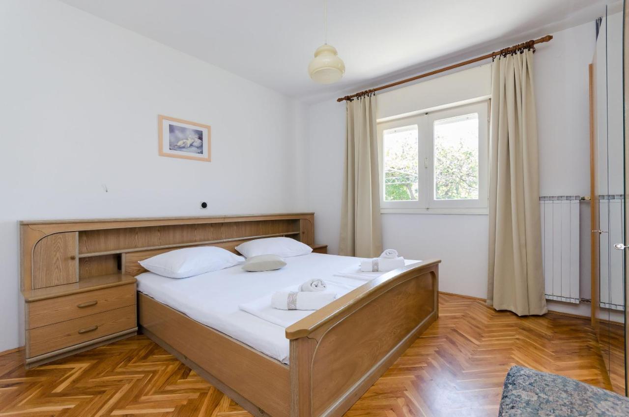 Apartments Slavica R Banjol Buitenkant foto