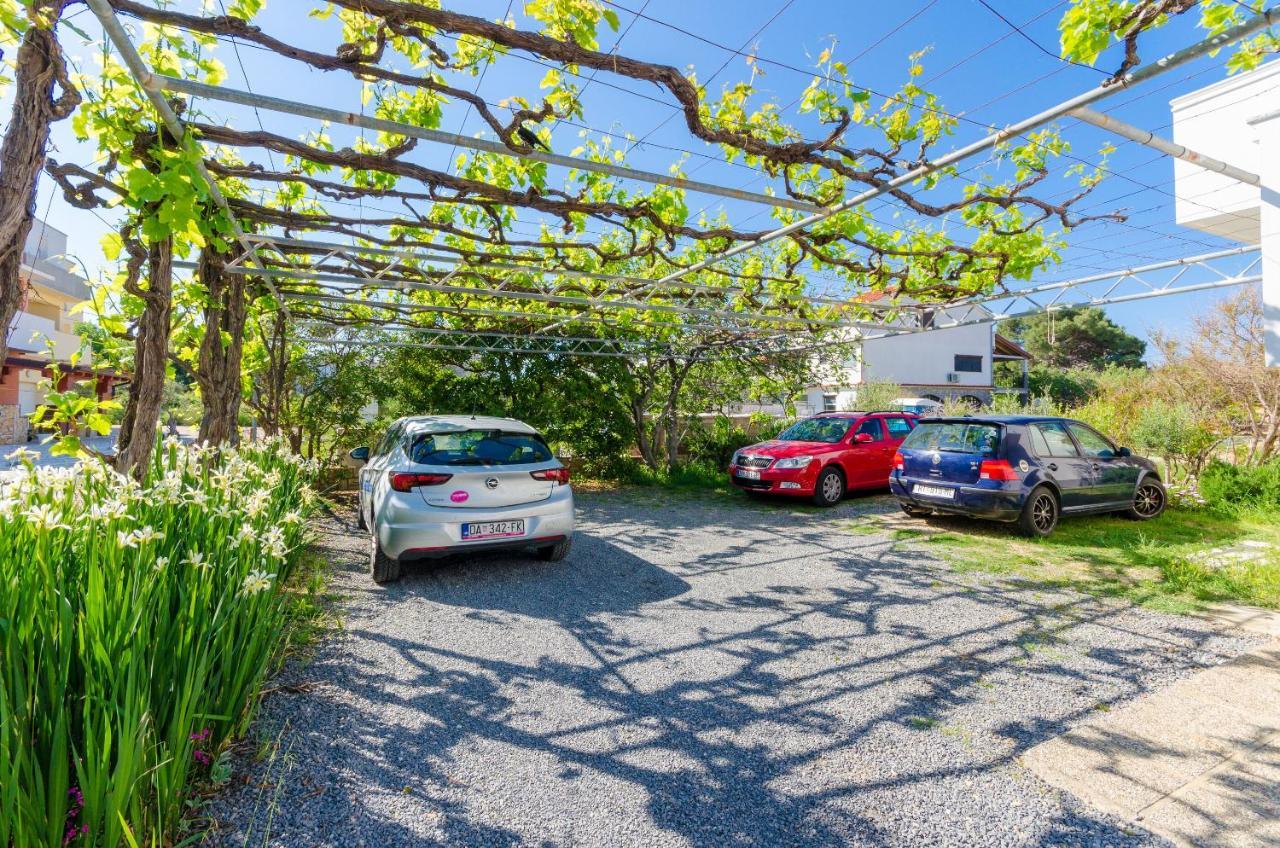 Apartments Slavica R Banjol Buitenkant foto