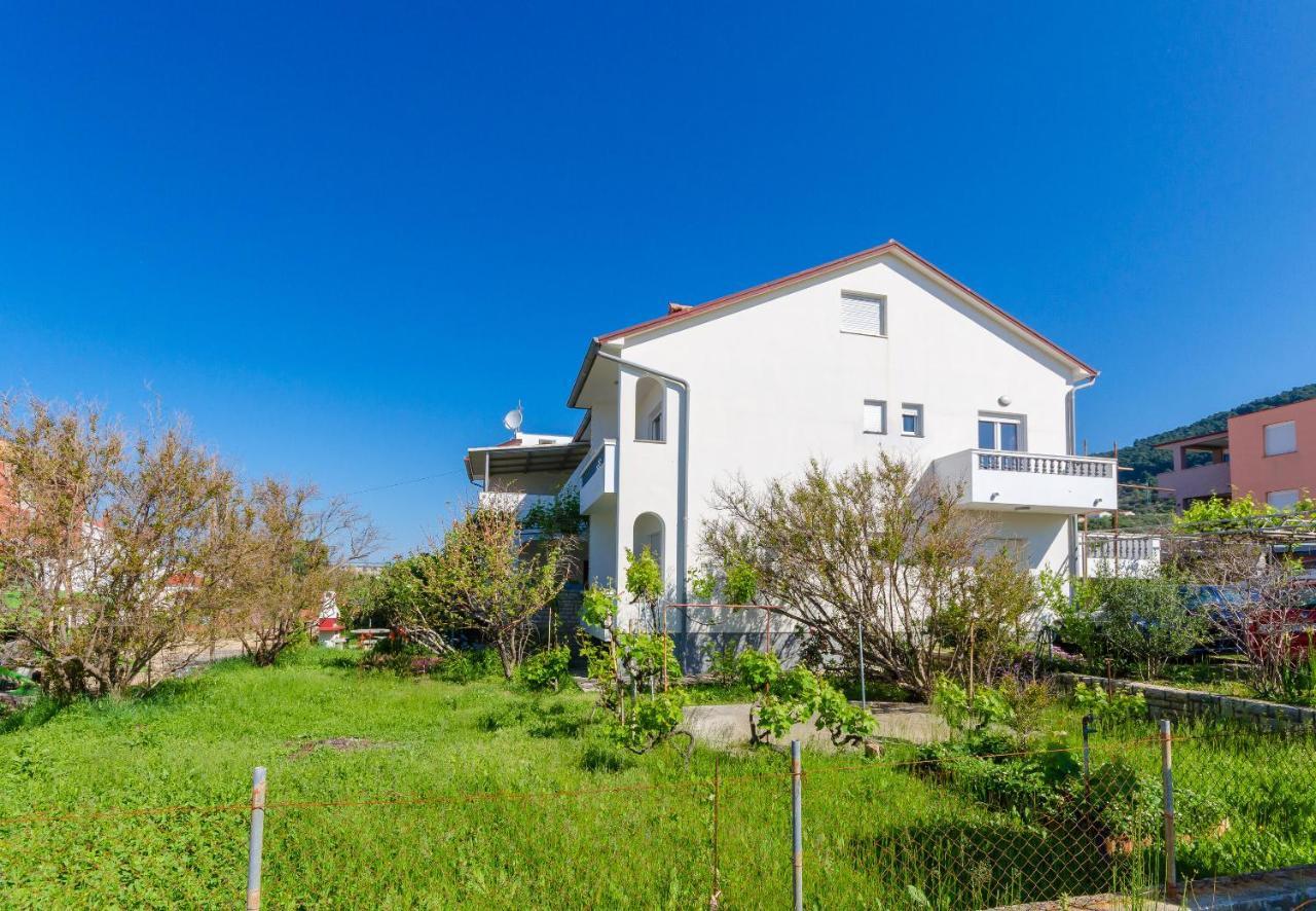 Apartments Slavica R Banjol Buitenkant foto