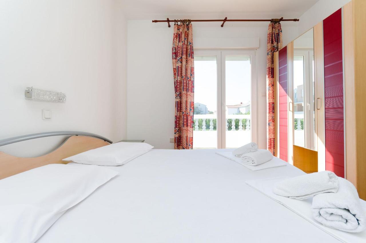 Apartments Slavica R Banjol Buitenkant foto