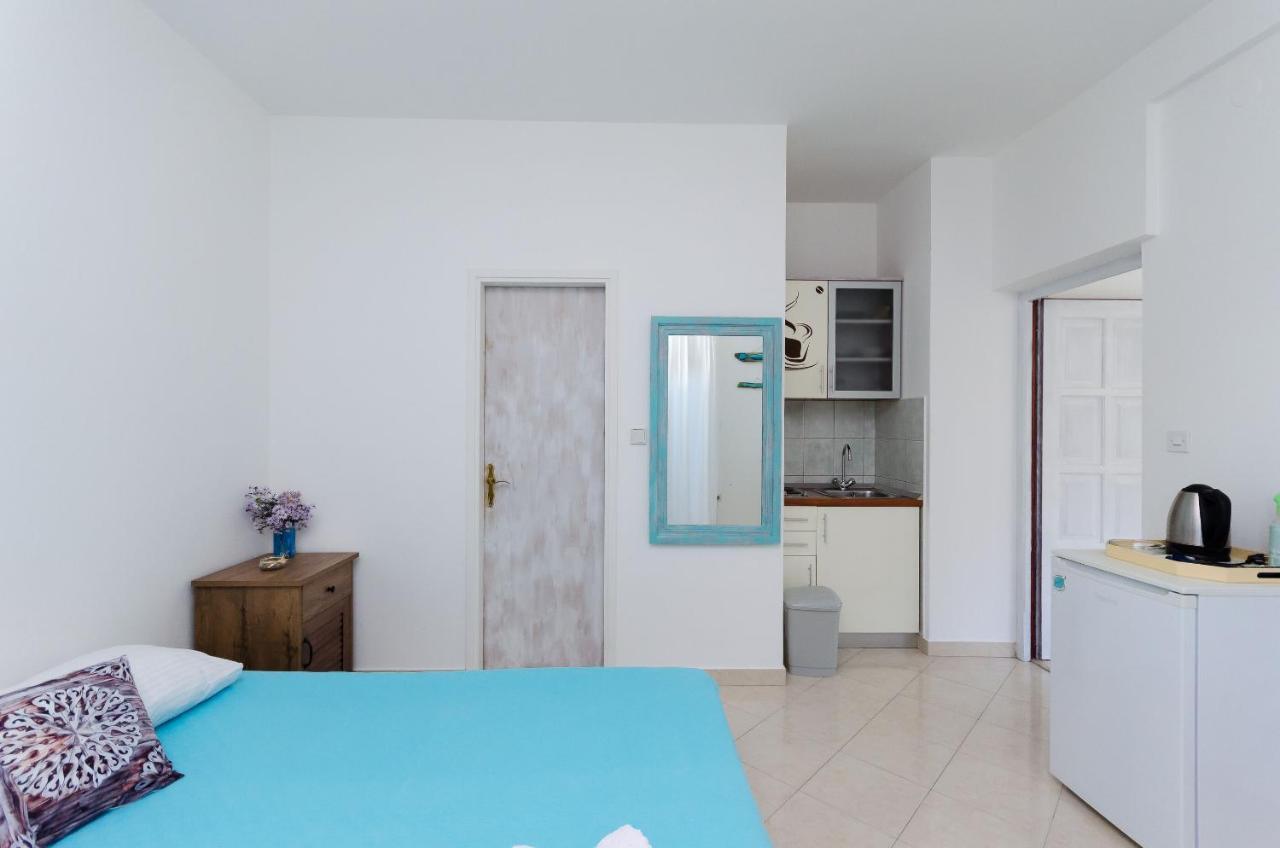 Apartments Slavica R Banjol Buitenkant foto
