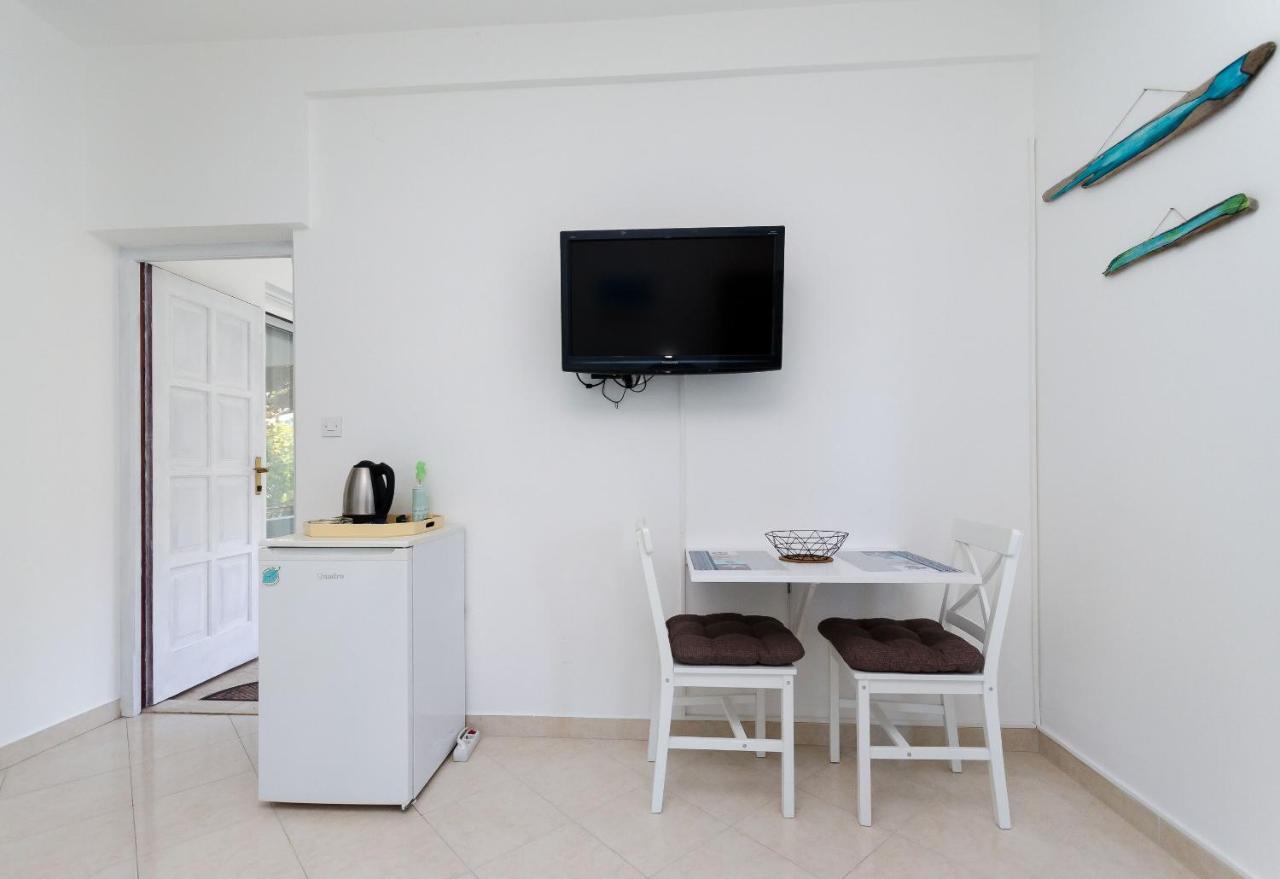 Apartments Slavica R Banjol Buitenkant foto