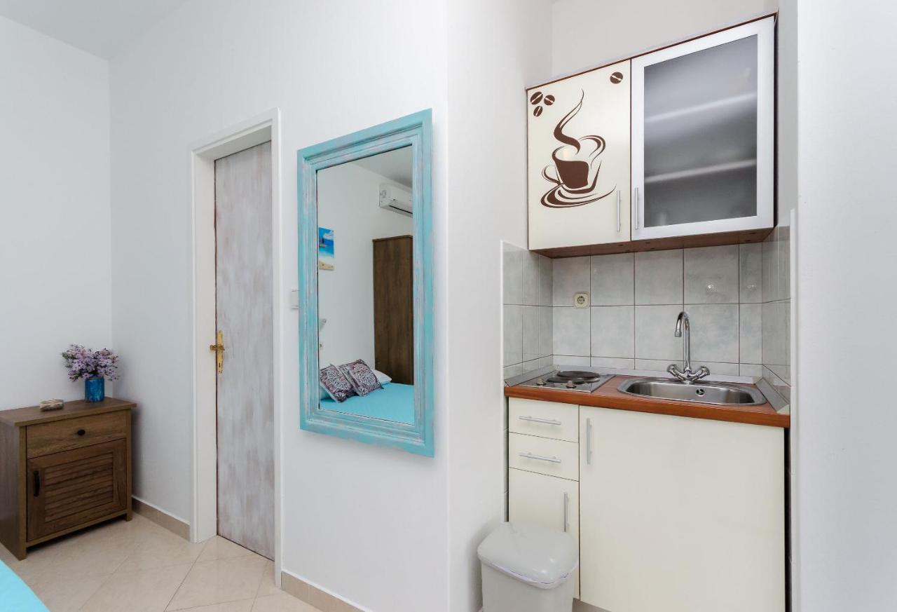 Apartments Slavica R Banjol Buitenkant foto